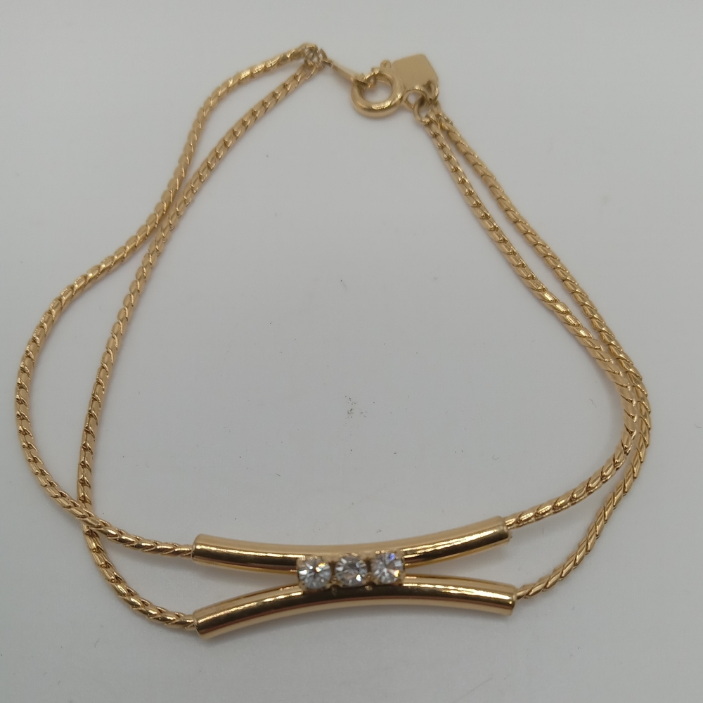 Elegant Gold Bracelet with Crystal Accents